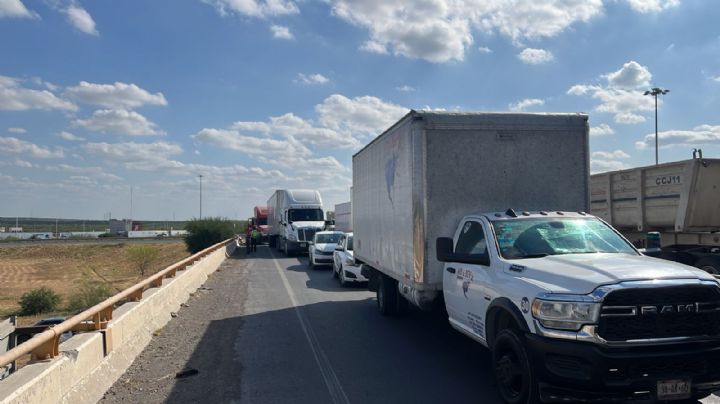Continúa el bloqueo en Puente III de Nuevo Laredo