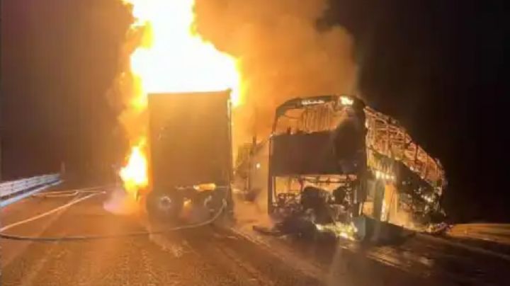 Fuerte accidente provoca cierre carretero en Ramos Arizpe; dos personas murieron calcinadas