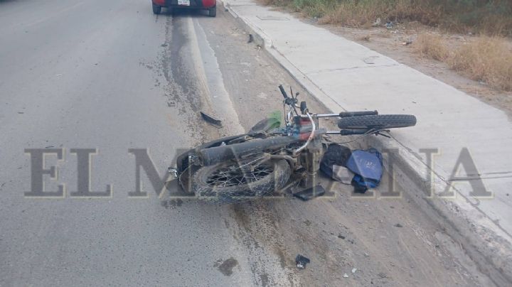 Nuevo Laredo: joven motociclista se estrella contra el pavimento tras ser impactado por vehículo