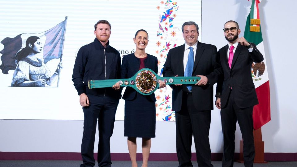 El boxeador se comprometió a impartir una clase masiva de boxeo el siguiente año, rompiendo así un récord mundial en México