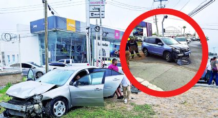 Nuevo Laredo: carambola deja tres vehículos destrozados en la Reforma; ¿quién tuvo la culpa?