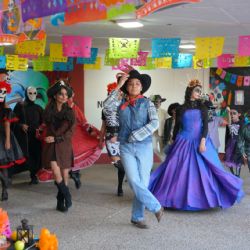 Refuerzan tradiciones con presentación artística en Casa de la Cultura Viveros