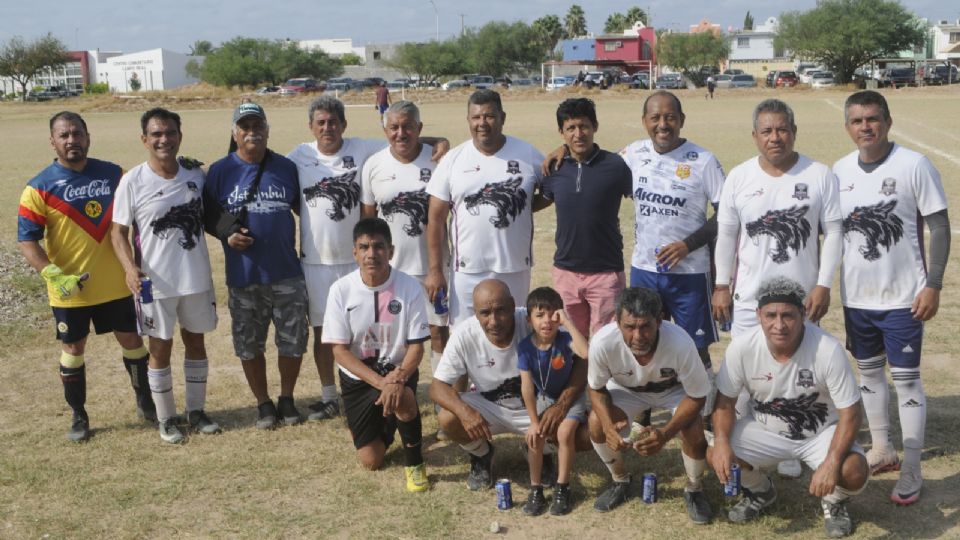 Los Lobos Negros siguen imponiendo el ritmo en la cancha