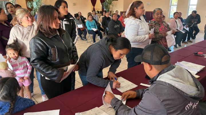 Entrega DIF apoyos a madres de comités de desayunos escolares