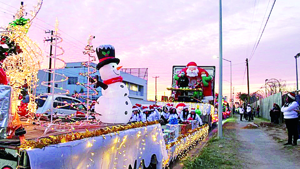 Todo listo para el tradicional Desfile de Navidad.