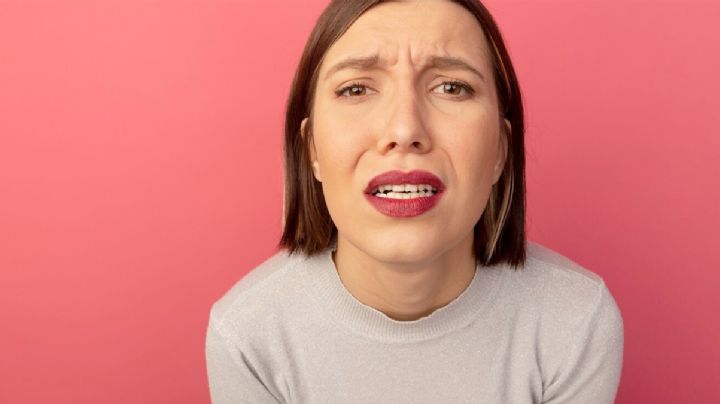 Golpecitos en las rodillas para combatir el estreñimiento; ¿mito o realidad científica?