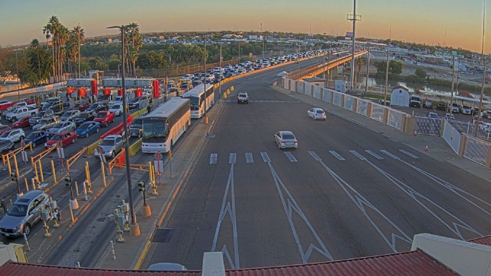 Puentes saturados hacia Laredo, Texas