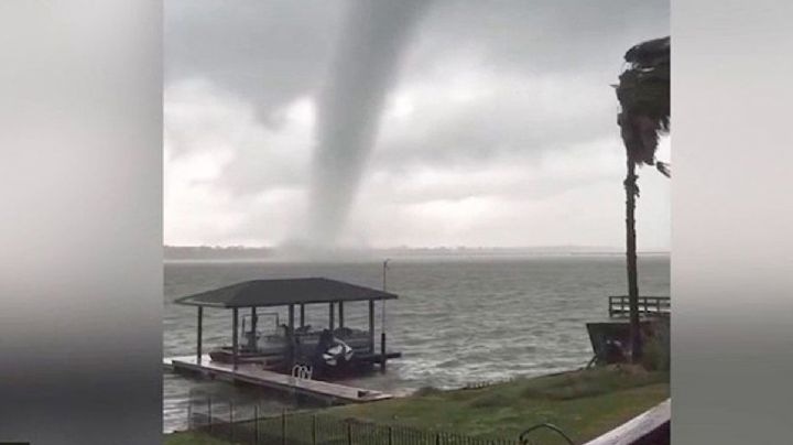 Impresionante tromba marina se forma en lago de Houston; fenómeno pone a temblar a habitantes