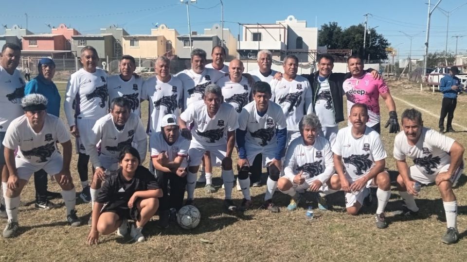 El equipo de Lobos Negros anda desatado en la cancha