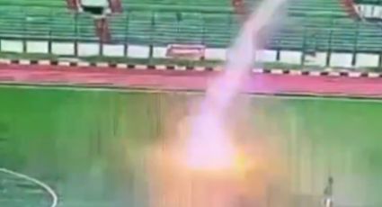 Muere futbolista al caerle un rayo en pleno partido | VIDEO