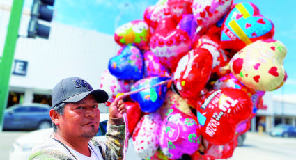 Esperan vendedores un buen Día del Amor