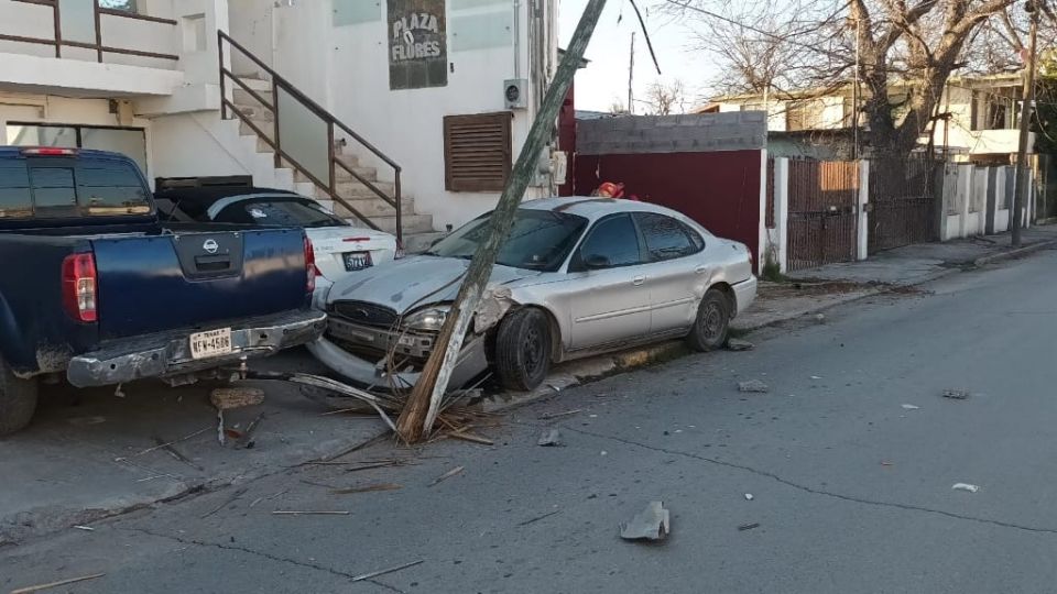 Cuntiosos daños se registraron en este accidente