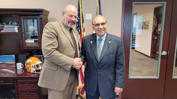 Alcalde de Laredo, Texas, busca asegurar fondos para infraestructura