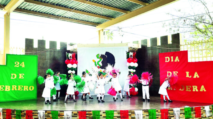 Fomentan amor a la Bandera en escuelas de Nuevo Laredo
