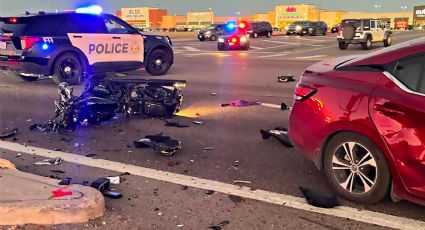 Brutal encontronazo entre auto y moto en el bulevar Bob Bullock; 'biker' pierde la vida