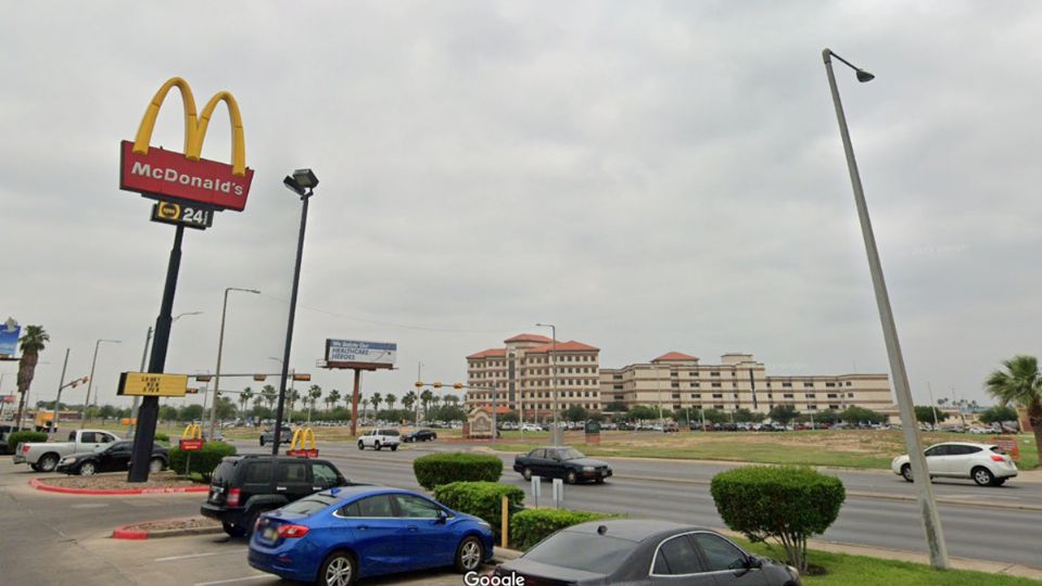 Un hombre fue atropellado en la calle Saunders, frente al restaurantes McDonald´s y Sakura