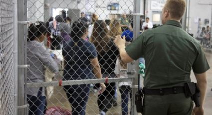 Extienden suspensión de ley de Texas que permitiría detener migrantes con acusaciones graves
