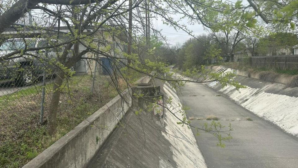 Bajo un puente fue localizado el cuerpo de la joven de San Antonio, Texas