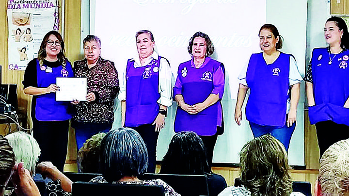 Cumple Lazo Rosa con las mujeres