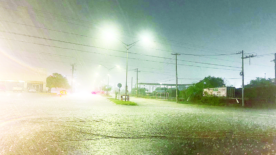 Una copiosa tormenta azotó a Nuevo Laredo, luego de meses de sequía y frío seco