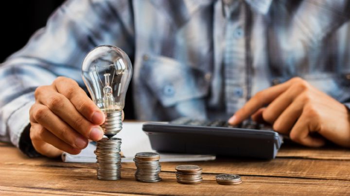 CFE: Estas personas podría no pagar la luz hasta por dos años