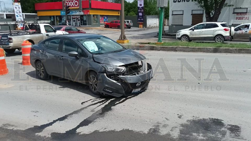 La imprudencia al volante causaron un accidente con severos daños materiales para uno de los involucrados