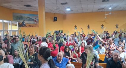 Conmemoran neolaredenses tradición del Domingo de Ramos