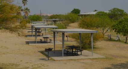 Todo listo para el Domingo de Pascua en el Lago Casa Blanca en Laredo