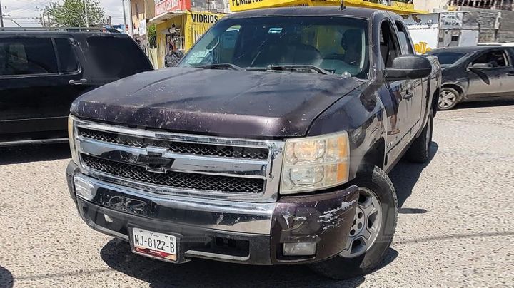 Mujer invade preferencia  y choca de frente en la Colonia Américo Villarreal
