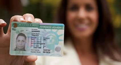 Si ya me dieron la 'Green Card', ¿cuánto tiempo puedo estar fuera de Estados Unidos?