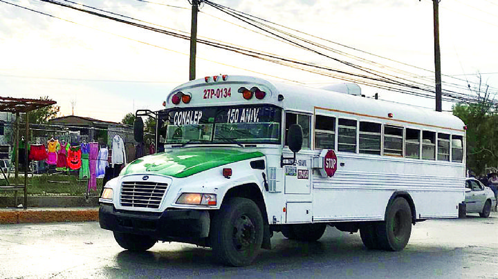 Reactivan ruta en Nuevo Laredo; faltan camiones