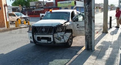 No respeta la señal de alto y choca contra troca en Avenida Guerrero