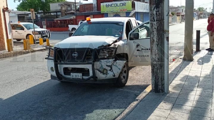 No respeta la señal de alto y choca contra troca en Avenida Guerrero