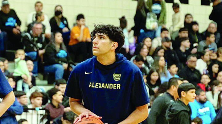 Robert Eads, Jr, joven laredense, va a equipo de Conade