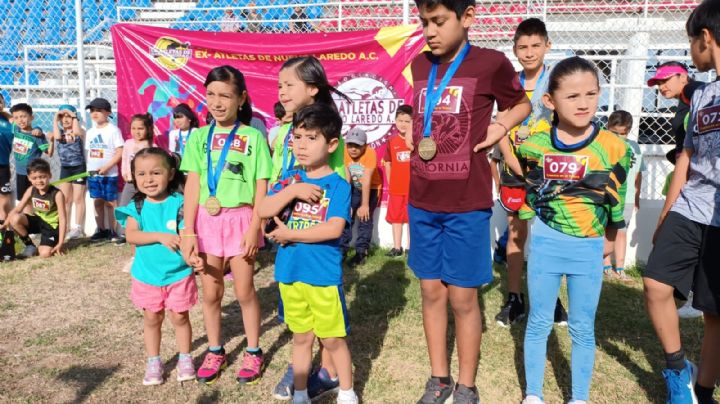 Brillan corredores en carrera infantil 'Primero los Niños'