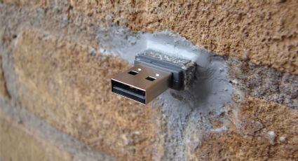 'Dead Drops': ¿Te has topado con memorias USB incrustadas en las paredes?, ¿para qué sirven?