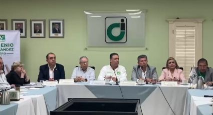 Eugenio Hernández Flores se reúne con miembros del Consejo de Instituciones en Nuevo Laredo