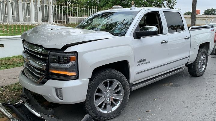 Se llevan camioneta de abuelito al corralón; le dieron 'cerrón' en la Paseo Colón