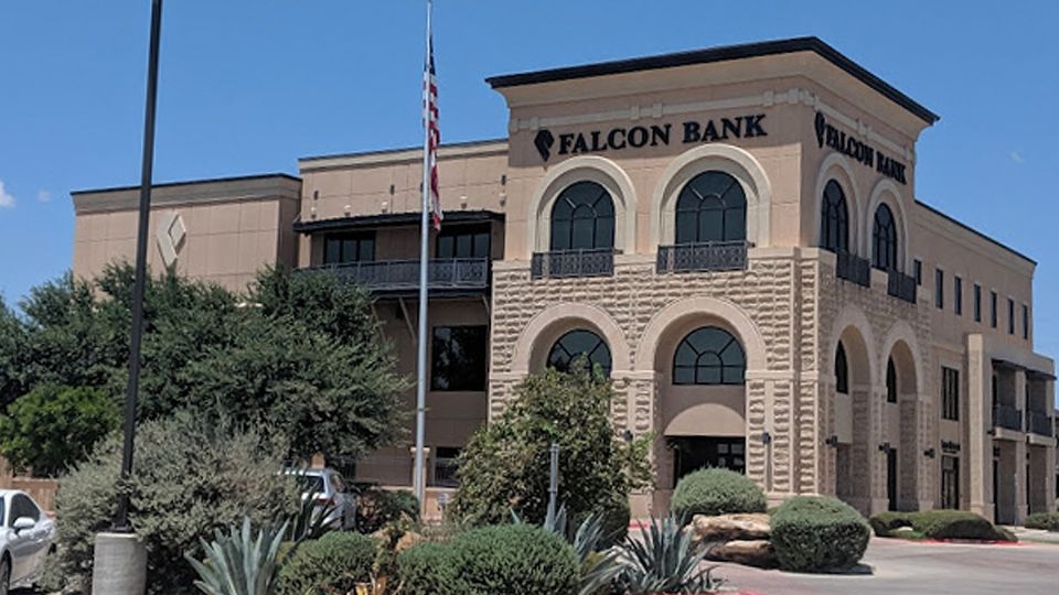 Detienen a ladrón del Falcon Bank