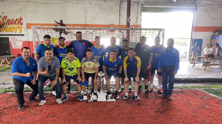 Conquista Quintana el campeonato en la Bodega Indoor Soccer