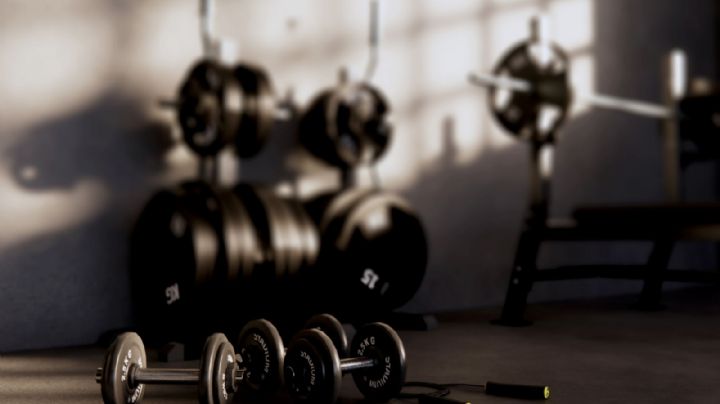 Pelean por aparato en gimnasio, mujer le arranca dedo de mordida en Monterrey