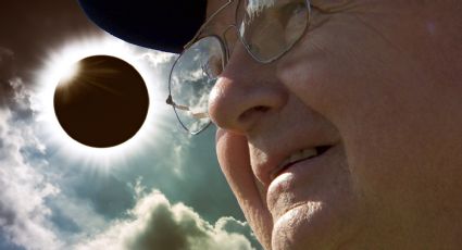 Abuelitos relatan daños visuales que sufrieron al ver eclipses anteriores sin protección