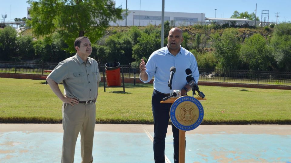 También visitaron el refugio de migrantes de Holding Institute
