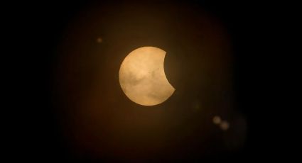 Eclipse solar2024: emociona a mexicanos inicio del fenómeno; muchos lo viven por primera vez