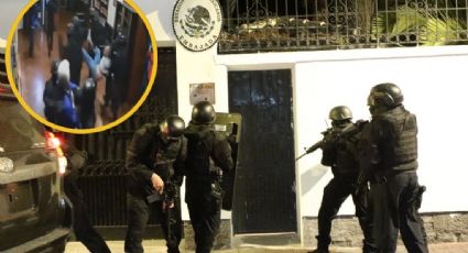 Momento exacto de la irrupción de elementos armados en la embajada de México en Ecuador | VIDEO