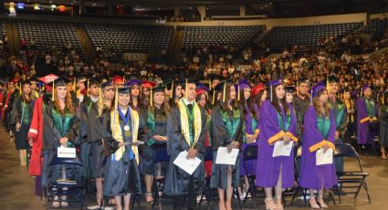 Laredo College tiene graduación de más de mil estudiantes; la más grande de su historia