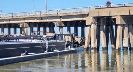 Reportan choque de embarcación con puente de Pelican Island, Texas; destruyó parte de la estructura