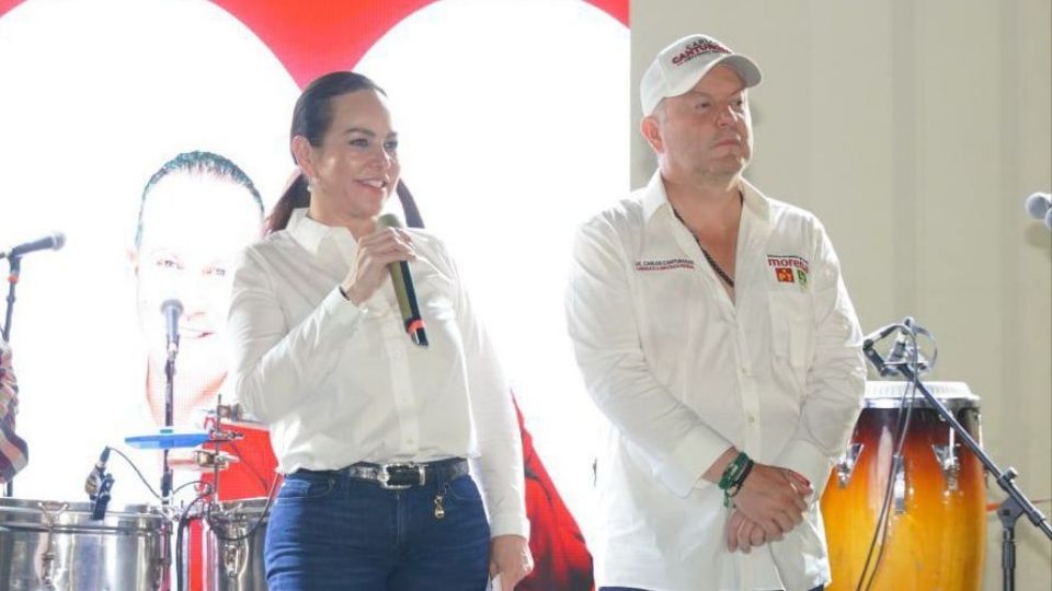 Carmen Lilia Canturosas se reúne con jóvenes de Nuevo Laredo