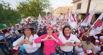 Carmen Lilia Canturosas convive con vecinos de la Infonavit