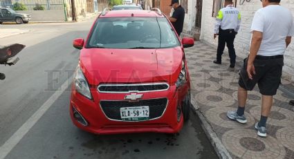 Reportan choque en Avenida Juárez; mujer reconoció responsabilidad